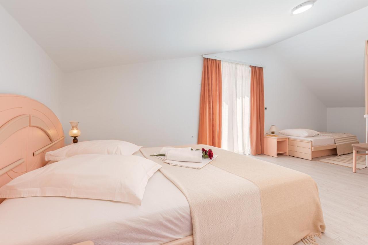 Gloria Apartment Porec Bagian luar foto
