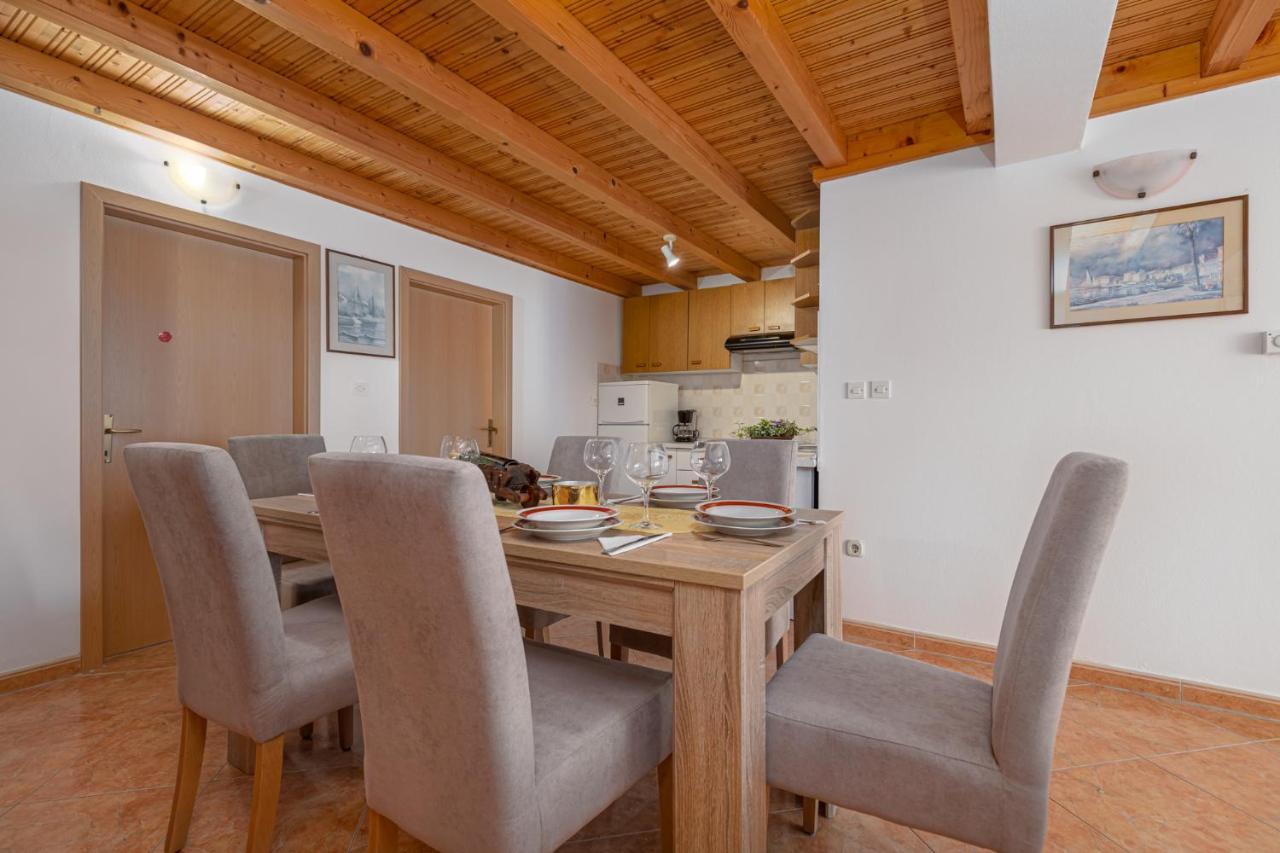 Gloria Apartment Porec Bagian luar foto