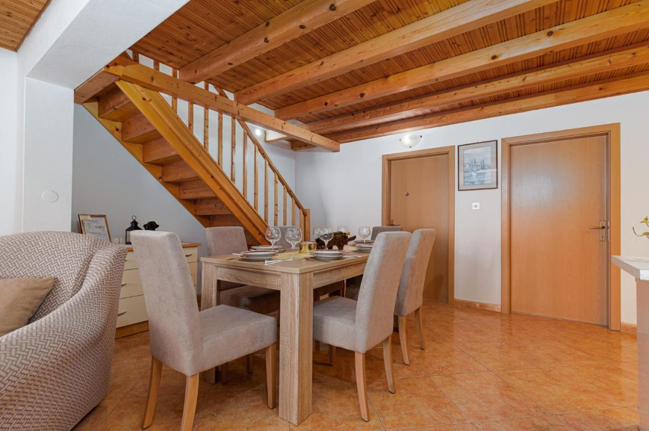 Gloria Apartment Porec Bagian luar foto