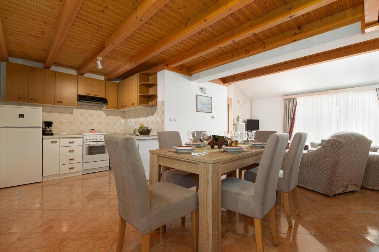 Gloria Apartment Porec Bagian luar foto